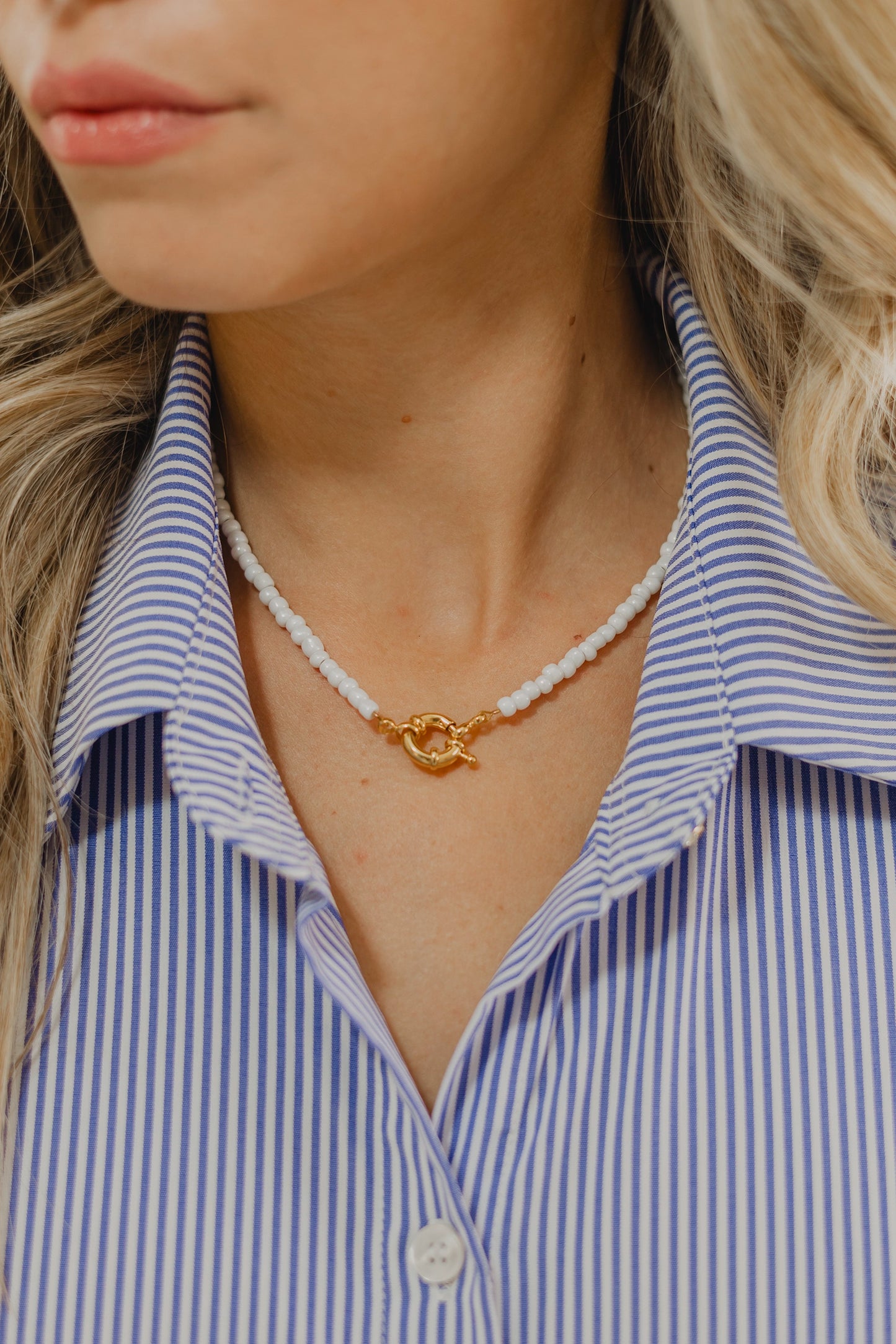 Choker White